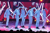 [포토]엠카운트다운 빅스, 째깍째깍 시계추 같은 안무