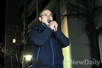 [포토]조합원들 앞에서 연설하는 신승철 위원장