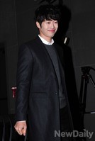 [포토]4남1녀, 미소 지으며 입장하는 김재원