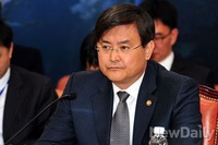 [포토]의원들의 질의 듣고 있는 '서승환' 국토교통부 장관