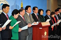 [포토]아베 총리 규탄에 한목소리 내는 여야 의원들