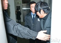 [포토]법원에 입장하는 이수근
