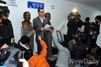 [포토]민주당에서 기자회견 하는 '최은철' 철도노동조합 사무처장