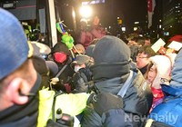 민노총 결의대회, 잃어버린 원칙..도심은 아수라장