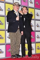 [포토]MBC방송연예대상, 보기보다 섬세한 싱글남 데프콘-김광규