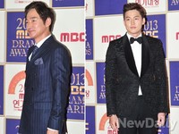 [포토]MBC연기대상, 올해의 드라마상 받은 백년의 유산 정보석-이정진