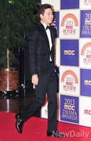 [포토]MBC연기대상 백년의 유산 이정진, 뚜벅뚜벅 모델 워킹