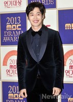 [포토]MBC연기대상 김재원, 여자보다 빛나는 깨끗한 피부