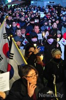 [포토]새누리당사 앞 가득 메운 애국보수