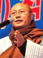 [포토]애국보수 집회에서 연설하는 성호스님