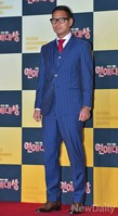 [SBS연예대상]정대세, 줄무늬 수트에 빨간넥타이