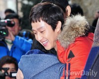 [포토]응답하라 1994 쓰레기 정우 명동 프리허그, 꼬옥 안아 주세요~