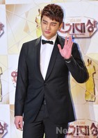 [SBS 연기대상]주군의 태양, 서인국 약간 어색한 인사