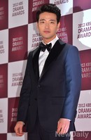 [KBS연기대상]배수빈, 나비넥타이가 인상적이야