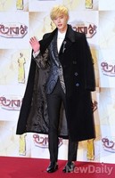 [SBS 연기대상]이종석, 유럽왕자같은 화려한 스타일