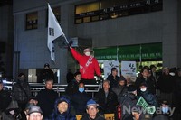 [포토]새누리당사 앞 가득 메운 보수대연합 회원들