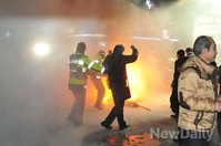 [포토]황우여-김한길 화형식 하는 보수대연합 회원들