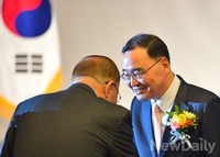 [포토]방송통신인 신년인사회 참석한 정홍원 총리