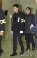 [포토]슈퍼주니어 이특 부친·조부모상 발인, 침통한 표정