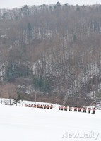[포토]황병산에 울려퍼지는 특전사의 기합소리