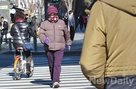 [포토]추위에 꽁꽁 싸매고 걸어가는 시민들