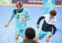 [포토]아육대, 풋살 연습도 실전처럼 하는 샤이니 민호