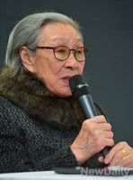 [포토] 위안부 피해자 증언하는 김복동 할머니