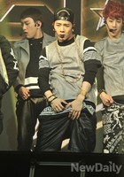 [포토]갓세븐 잭슨, 카리스마 넘치는 무대 위 눈빛