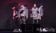 [포토]갓세븐, 기합 가득 찬 첫 데뷔 무대