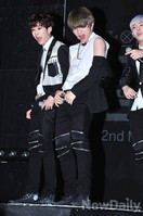 [포토]탑독 들어와 한솔, 터프한 상의 제끼기