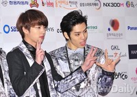 [포토]아시아모델어워즈, 신난 인피니트 우현-동우