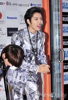 [포토]아시아모델어워즈 인피니트 동우, 날카로운 인상 웃으면 선해보여