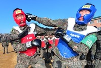 육군 부사관들의 격투기 훈련은 이렇게 한다