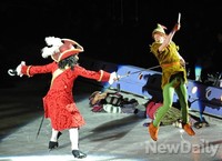 [포토]디즈니온아이스쇼, 후크선장과 피터팬의 결전