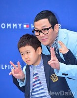 [포토]윤민수-윤후 부자의 쌍브이