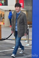 [포토]자켓입고 입장하는 존박