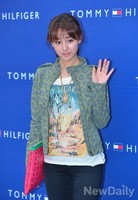 [포토]수수한 캐주얼 차림의 김지원