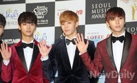 [포토]서울가요대상 빅스 엔-홍빈-레오, 세 남자의 시크한 인사