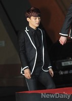 [포토]서울가요대상 엑소 첸, 같은옷이지만 디테일이 달라~ 리본 타이가 포인트