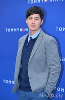 [포토]댄디한 느낌의 류진