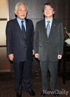 [포토]오찬회동 가지는 김한길-안철수
