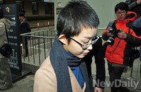 [포토]결심공판, 무거운 발걸음 옮기는 김재연 의원