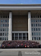 [포토]국회 정현관 앞 282명 국회의원 한자리에 기념촬영