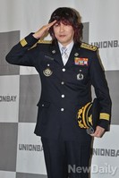 [포토]대한민국소방관프로젝트, '김장훈' 소방관 제복입고 경례