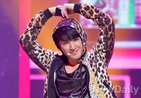 [포토]엠카운트다운 엠, '하트 크게 받으세요~' 삼십대의 귀여움