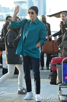 [포토]패션쇼 참석 차 출국하는 권상우 옷에 벌써 봄이 온 듯