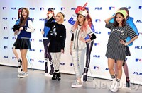 [포토]미쓰에이, 명동에서 팬들과 즐거운 만남의 시간 가져