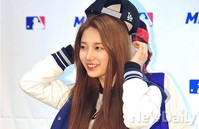 [포토]미쓰에이 팬사인회 수지, 모자를 살포시