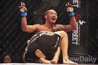 [포토]로드 FC 조남진, '일본 챔피언도 별 것 아니군!'