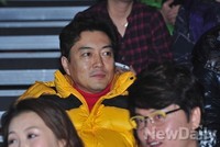 [포토]로드 FC 윤형빈 응원하러 온 유정현, 흥미로운 눈빛